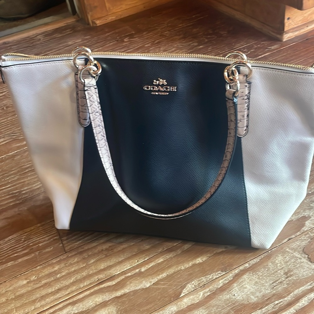 Coach bag pristine condition